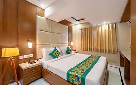 Treebo Premium Vinnie - Near Airport